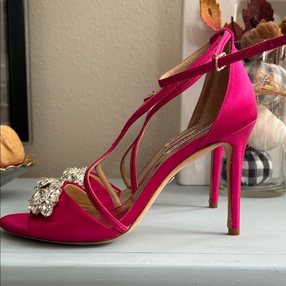 Badgley Mischka Fuchsia Embellished Heels - Picture 5 of 13